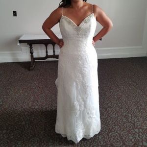 Elegant white wedding dress